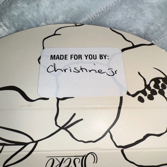 Sseko Girls Foundation Jewelry Modern Contemporary Africa Charm Gold Bracelet - Picture 10 of 10